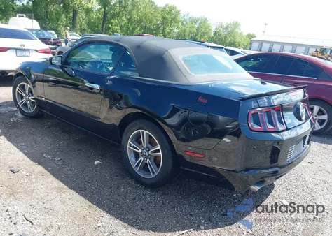 2013 Ford Mustang V6 Premium z USA, uszkodzony, nr VIN 1ZVBP8EM3D5236629